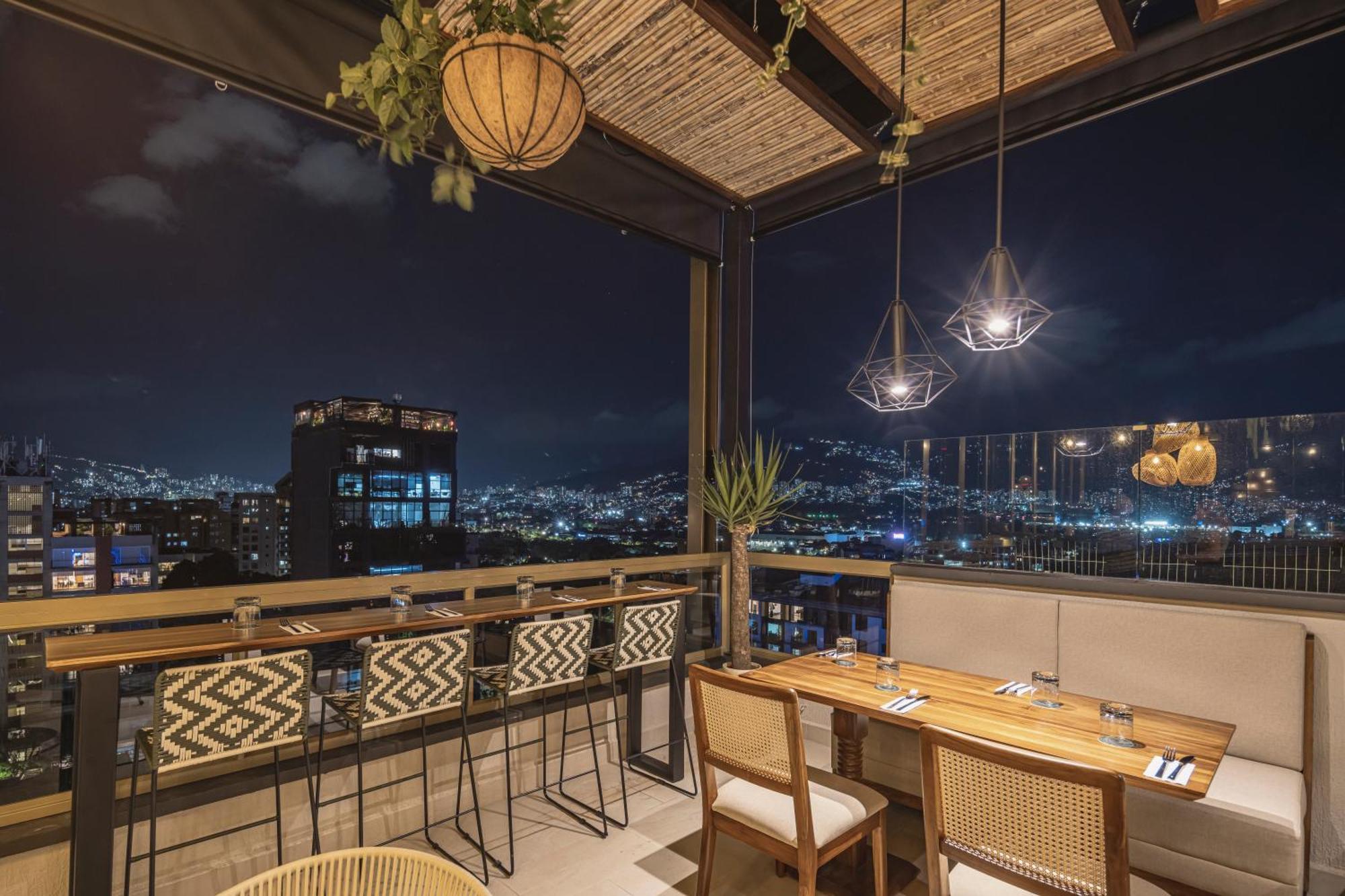 Golden Valley Hotel Medellín Buitenkant foto